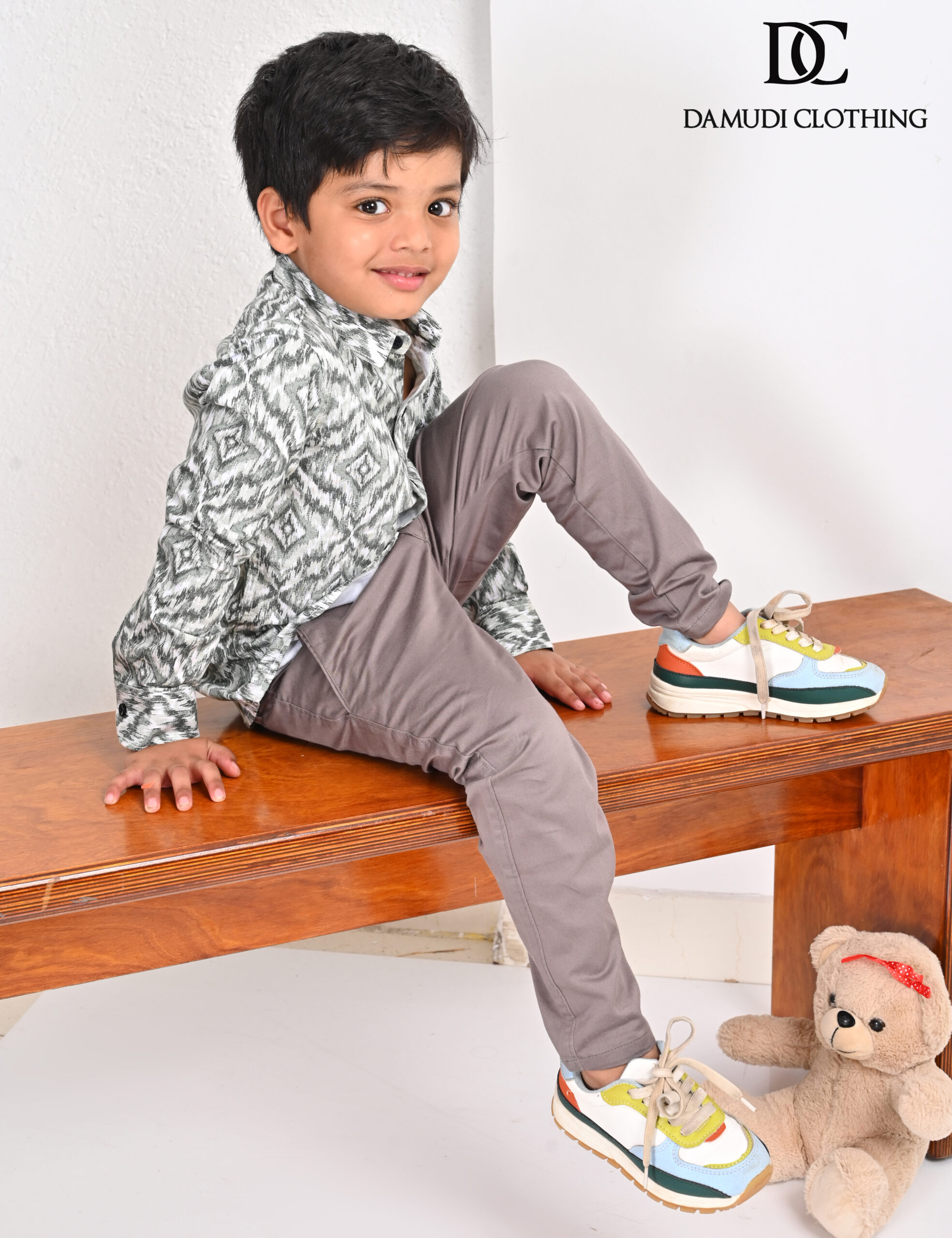CH7_4273 Geometric diamond shirt for kids – gray and white cotton boys shirt with pocket by Damudi Clothing